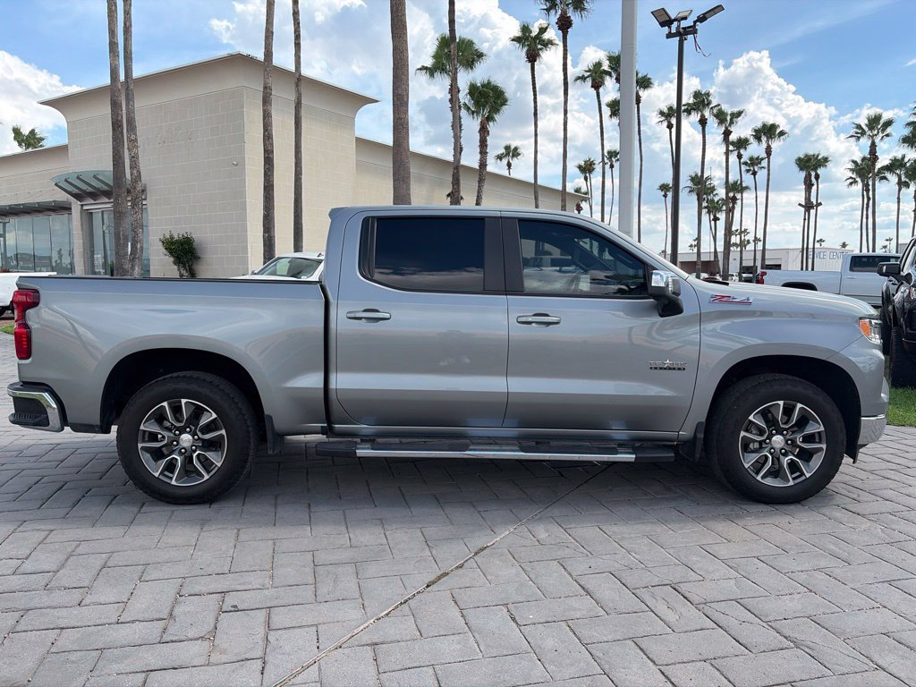 Used 2025 Chevrolet Silverado 1500 LT AWD/4WD image 4