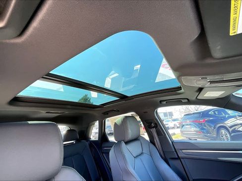 Used 2022 Audi Q3 2.0T Premium Plus image 12