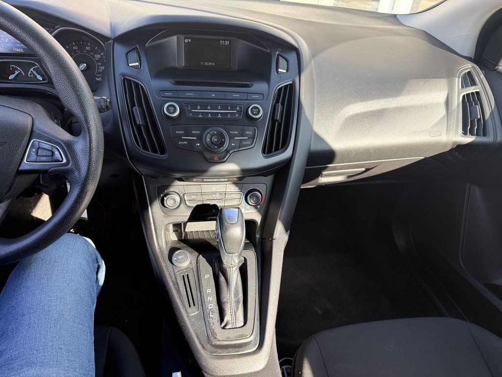 Used 2015 Ford Focus SE FWD image 13