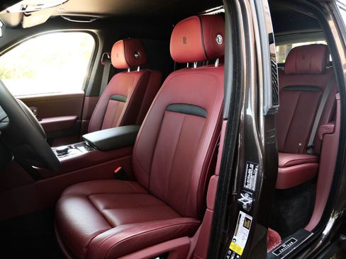 Used 2023 Rolls-Royce Cullinan Black Badge w/ Driver's Package AWD/4WD image 33