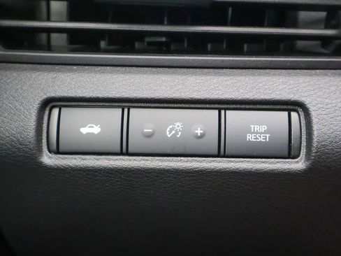 Used 2025 Nissan Altima 2.5 SV FWD image 17