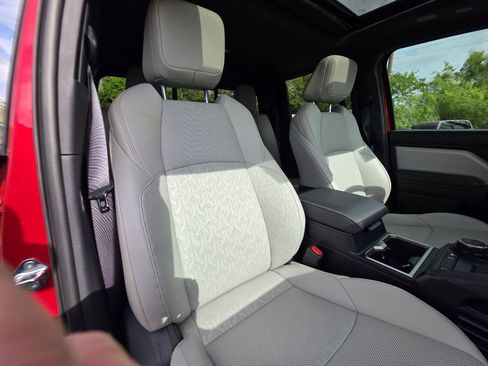 Used 2025 Toyota Tacoma Limited image 29