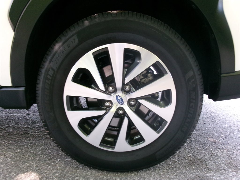 Used 2023 Subaru Outback Premium AWD/4WD image 37