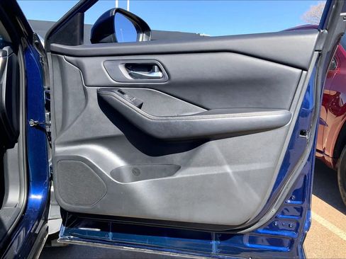 Used 2024 Nissan Rogue SV image 23