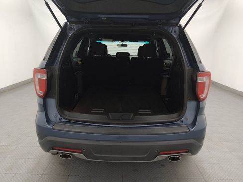 Used 2018 Ford Explorer XLT image 29