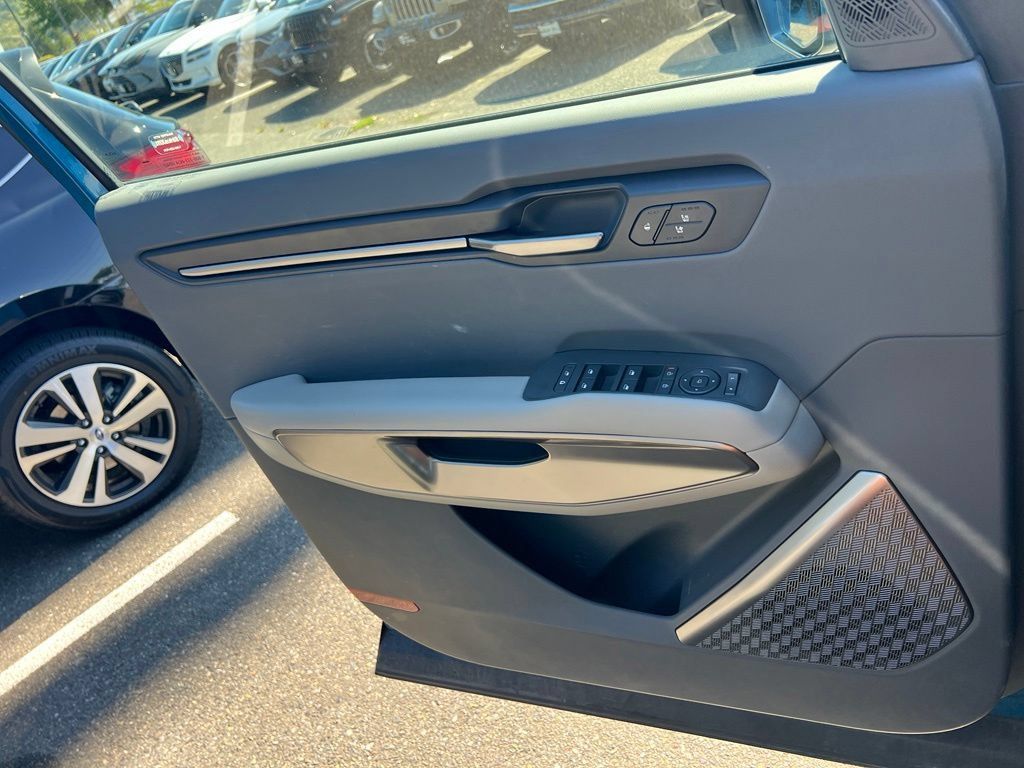 Certified 2024 Kia EV9 Wind AWD/4WD image 17