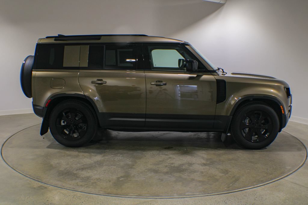 New 2026 Land Rover Defender 110 S AWD/4WD image 7