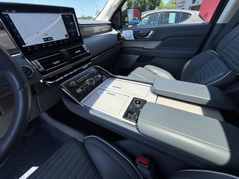 Used 2023 Lincoln Navigator L Black Label AWD/4WD image 22