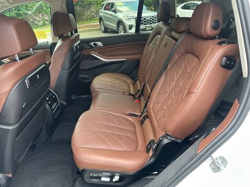 Used 2023 BMW X7 xDrive40i w/ Premium Package AWD/4WD image 15