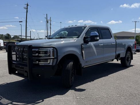 Used 2024 Ford F350 Platinum AWD/4WD image 2