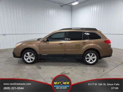 Used 2013 Subaru Outback 2.5i Limited w/ Moonroof Pkg AWD/4WD image 1