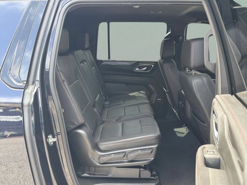 Used 2023 Chevrolet Suburban RST RWD image 27
