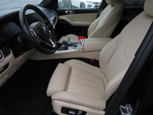 Used 2022 BMW X5 xDrive45e image 12