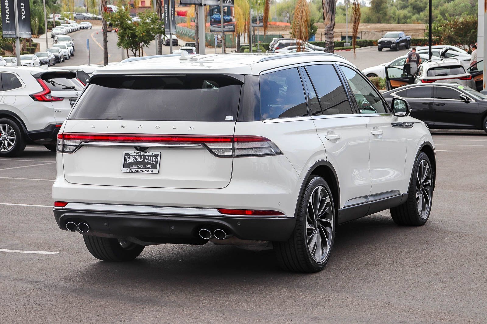 Used 2022 Lincoln Aviator Reserve w/ Equipment Group 201A AWD/4WD image 7