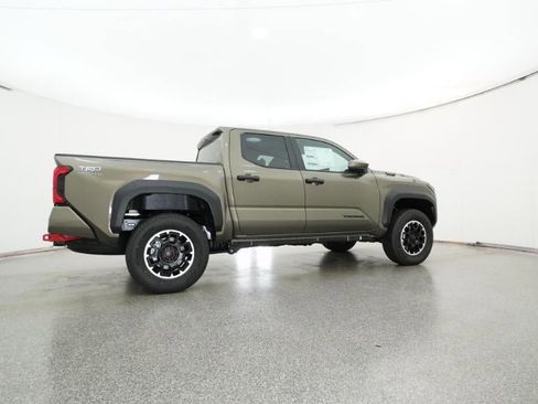 New 2025 Toyota Tacoma TRD Off-Road AWD/4WD image 26