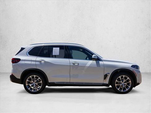 Used 2026 BMW X5 xDrive40i AWD/4WD image 4