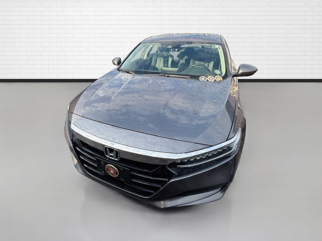 Used 2018 Honda Accord Touring image 2