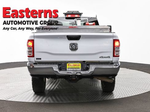 Used 2022 RAM 2500 Tradesman w/ Chrome Appearance Group AWD/4WD image 6