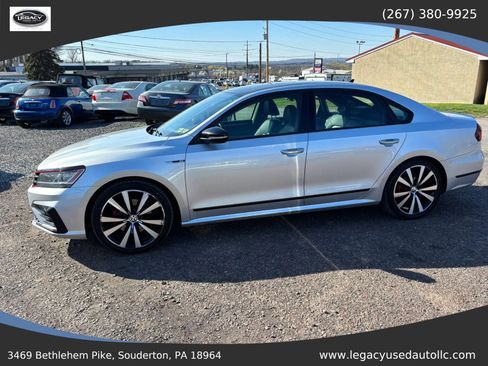 Used 2018 Volkswagen Passat GT image 3