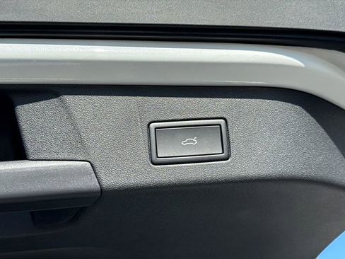 New 2026 Volkswagen ID.4 Pro S image 18