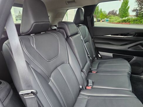 Used 2025 INFINITI QX60 Pure AWD/4WD image 16