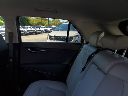 New 2025 Kia Niro EX image 10