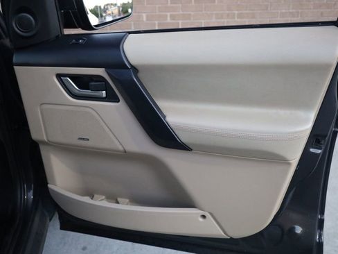 Used 2012 Land Rover LR2 HSE image 25