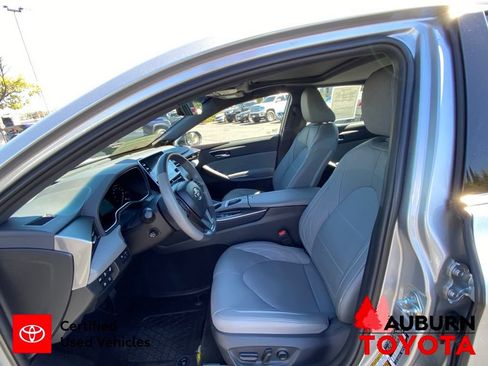 Certified 2019 Toyota Avalon Limited w/ Advanced Safety Package FWD image 31