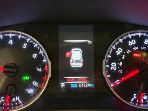 Used 2020 Toyota RAV4 XLE Premium image 12