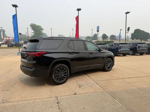 Used 2023 Chevrolet Traverse RS w/ LPO, Floor Liner Package AWD/4WD image 7
