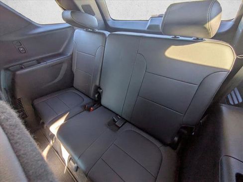 Used 2023 Chevrolet Traverse LT image 16