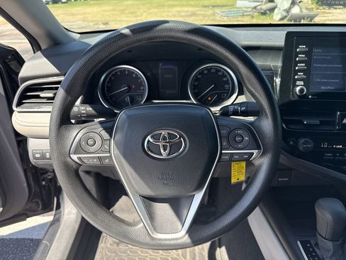 Used 2022 Toyota Camry LE image 14