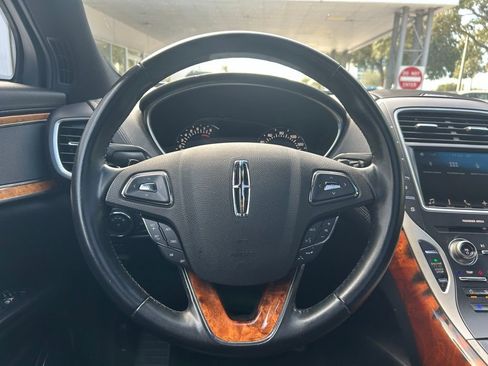 Used 2017 Lincoln MKX Reserve image 18