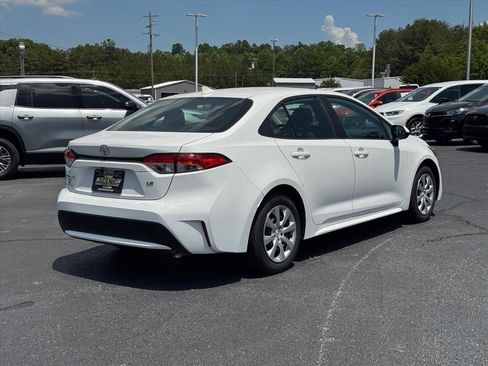 Used 2021 Toyota Corolla LE w/ Carpet Mat Package (TMS) FWD image 3