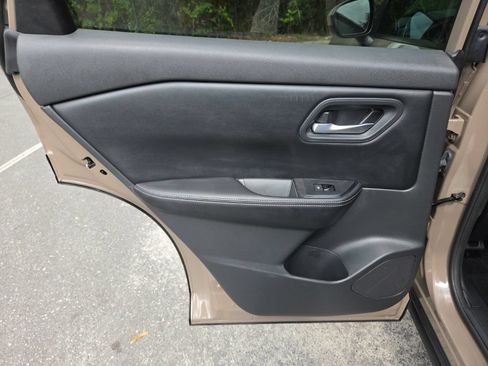 Certified 2025 Nissan Rogue SV FWD image 29