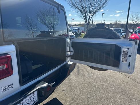 Used 2022 Jeep Wrangler Unlimited Sport image 43
