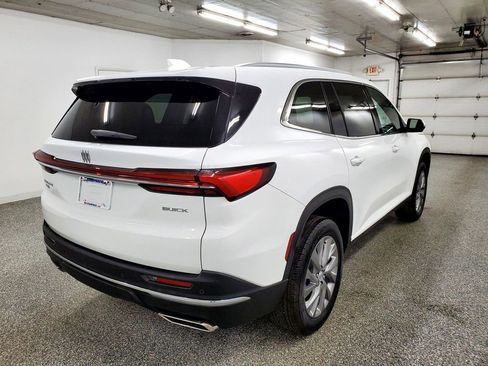Used 2025 Buick Enclave Preferred image 4