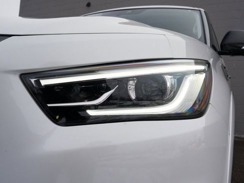 Used 2021 INFINITI QX80 Premium Select w/ All-Season Package image 11