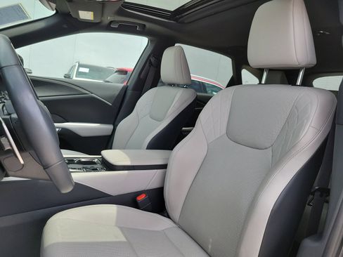Used 2025 Lexus RX 350 Premium w/ Convenience Package FWD image 2