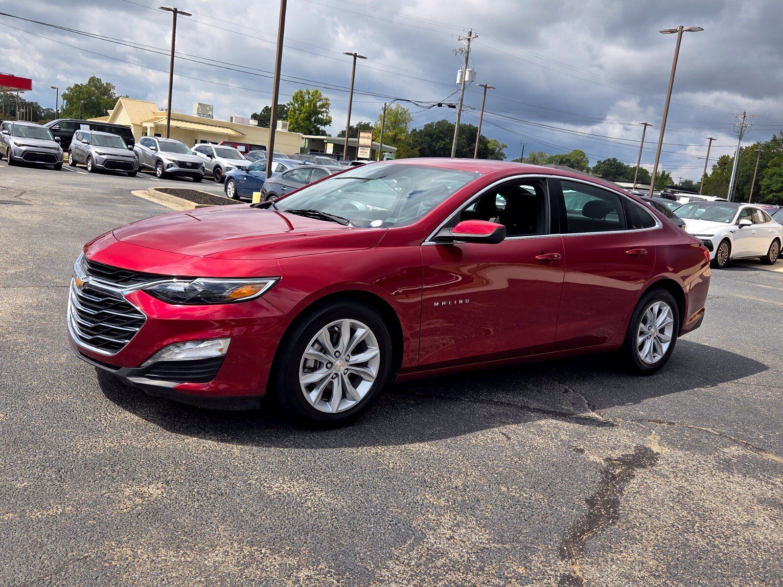 Used 2025 Chevrolet Malibu LT FWD image 3