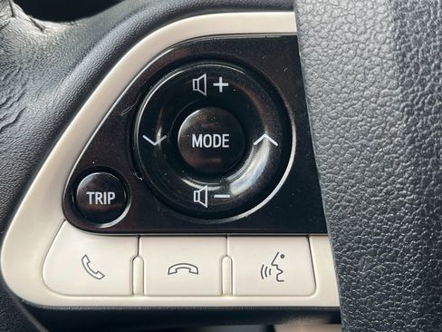 Used 2017 Toyota Prius Prime Premium image 21