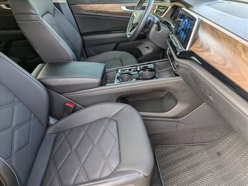 Used 2024 Volkswagen Atlas SE image 20