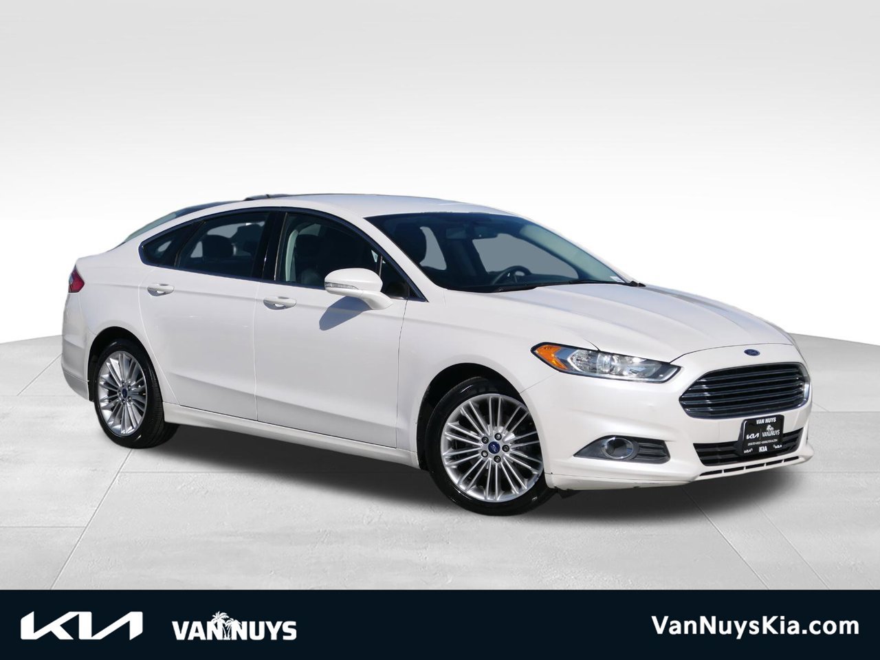Used 2014 Ford Fusion SE w/ Equipment Group 202A FWD image 1