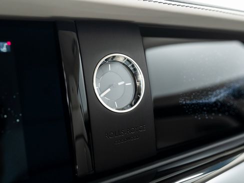 Used 2025 Rolls-Royce Spectre w/ Spectre Launch Package image 37