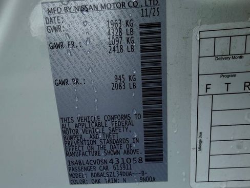 Used 2025 Nissan Altima 2.5 SR FWD image 32