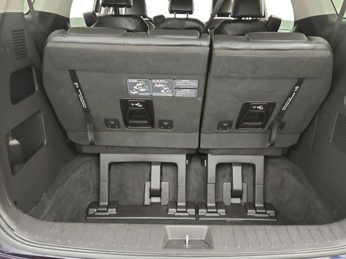 Used 2022 Kia Carnival LX FWD image 16