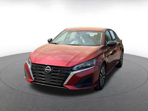 Used 2025 Nissan Altima 2.5 SV image 4