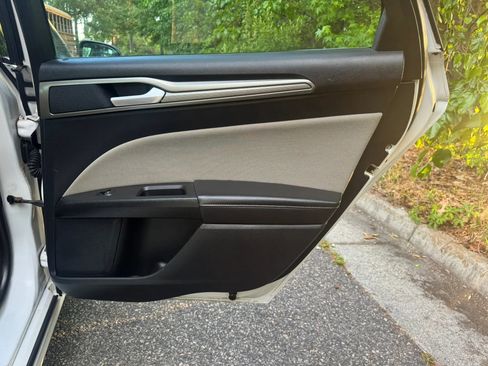 Used 2018 Ford Fusion S FWD image 11