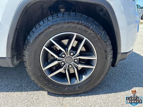Used 2022 Jeep Grand Cherokee Limited AWD/4WD image 36
