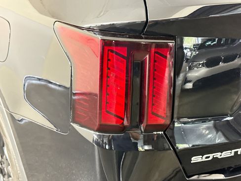 Used 2024 Kia Sorento S AWD/4WD image 36